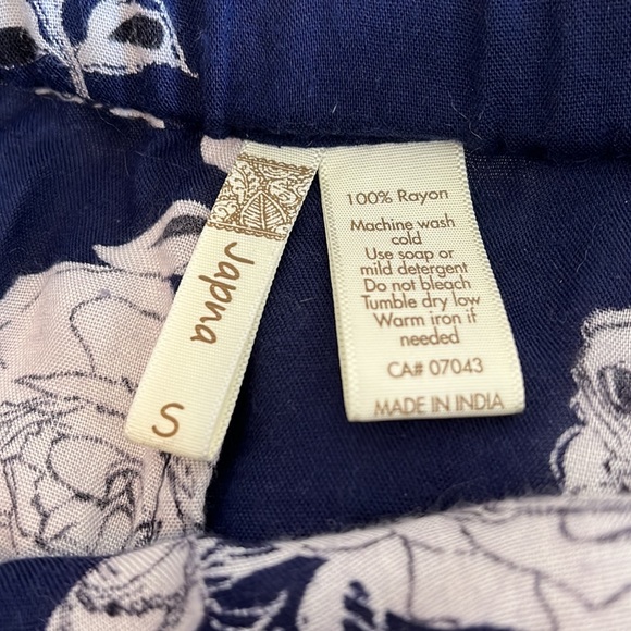 • High-low wrap skirt • - Picture 3 of 3